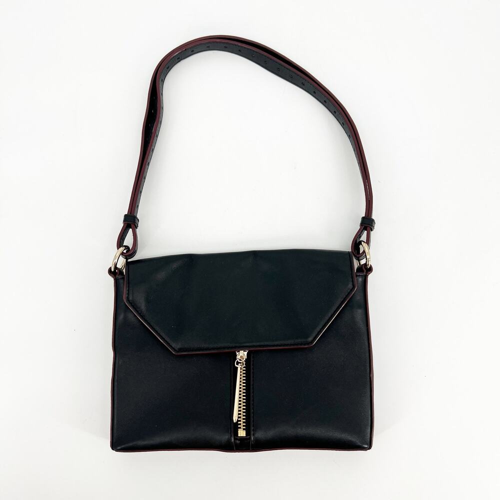 Pour La Victoire Shoulder Bag Smooth Black Leather Gold Zipper Detail Purse